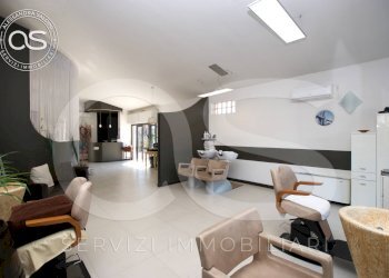 Il salone al piano terra - Casa semi indipendente via Giovanni Boccaccio
 
21, Manerbio - foto 16