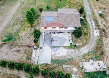 Casa all\'aperto - Villa C.da San Basile
 
17, Orsogna - foto 12