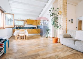 Sala da pranzo - Villa C.da San Basile
 
17, Orsogna - foto 21