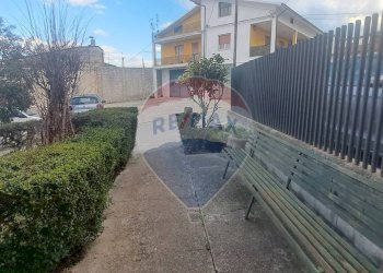 Giardino - Casa semi indipendente via Francesco Verlengia
 
10, Altino - foto 33