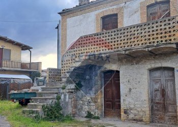 Casa all\'aperto - Casa semi indipendente via Francesco Verlengia
 
10, Altino - foto 37