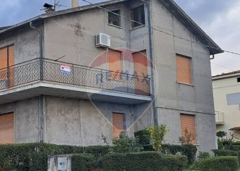 Casa all\'aperto - Casa semi indipendente via Francesco Verlengia
 
10, Altino - foto 39