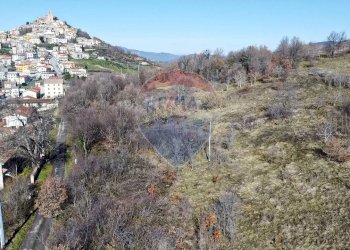 Vista delle montagne - Terreno edificabile Via Cerreto
 
25, Carunchio - foto 1