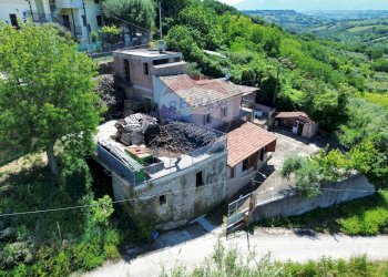 Casa all\'aperto - Casa semi indipendente Località Sant'Apollinare Via A. Moro
 
7, San Vito Chietino - foto 91