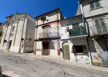 Edificio all\'aperto - Casa semi indipendente Corso Giuseppe Garibaldi
 
49, Paglieta - foto 1