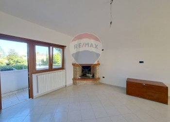 Stanza vuota - Appartamento Via Corradino Marciani
 
113, Lanciano - foto 1