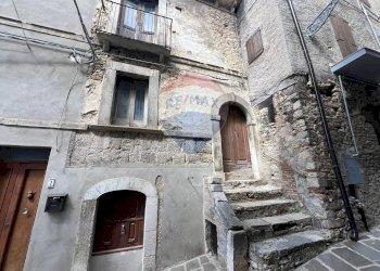 Edificio all\'aperto - Casa semi indipendente Via Salita La Porta
 
18, Tornareccio - foto 2
