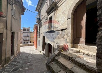 Edificio all\'aperto - Casa semi indipendente Via Salita La Porta
 
18, Tornareccio - foto 3