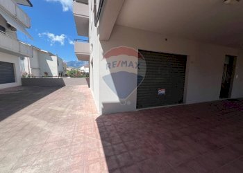 Terrazza - Locale Commerciale Via Nazionale
 
551, Altino - foto 11