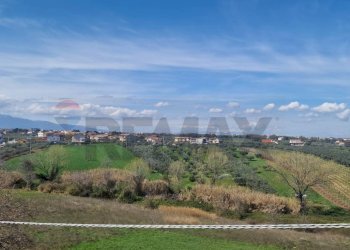 Vista delle montagne - Four-room apartment Via Nazionale per Lanciano
 
snc, Santa Maria Imbaro - photo 15