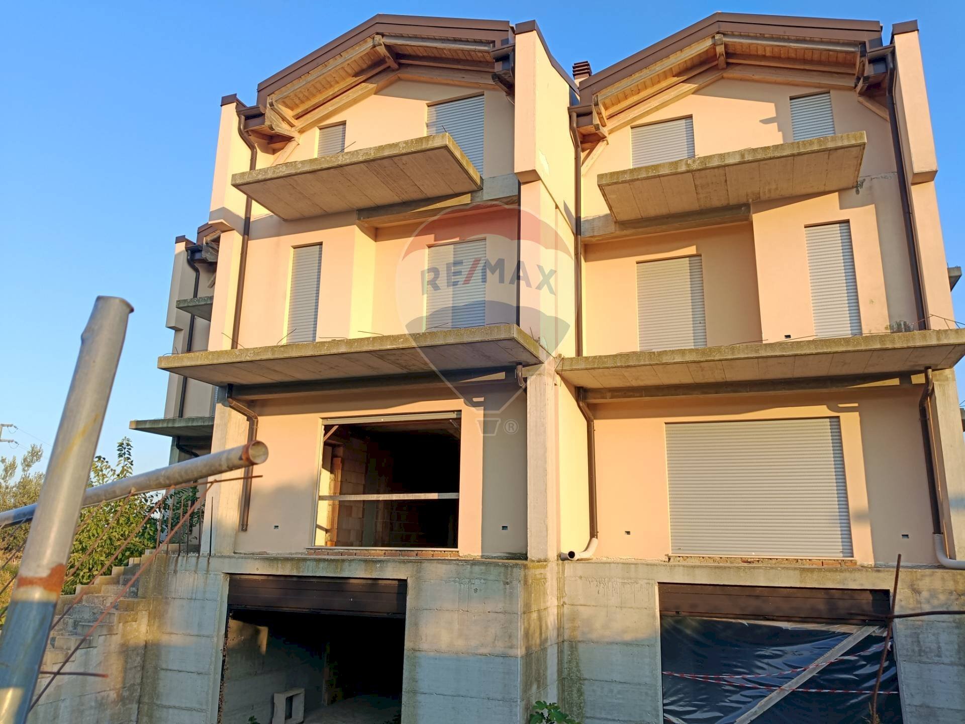 Edificio all\'aperto - Terraced Villa Via Borgata Perilli
 
34, Santa Maria Imbaro - photo 1