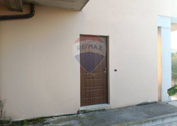 Edificio all\'aperto - Villa a Schiera Via Borgata Perilli
 
34, Santa Maria Imbaro - foto 2