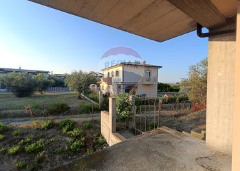 Casa all\'aperto - Villa a Schiera Via Borgata Perilli
 
34, Santa Maria Imbaro - foto 7