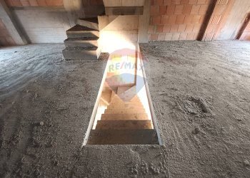 Scale - Villa a Schiera Via Borgata Perilli
 
34, Santa Maria Imbaro - foto 15