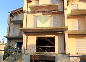 Edificio all\'aperto - Villa a Schiera Via Borgata Perilli
 
34, Santa Maria Imbaro - foto 40