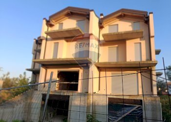 Edificio all\'aperto - Villa a Schiera Via Borgata Perilli
 
34, Santa Maria Imbaro - foto 44