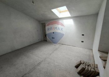 Stanza vuota - Quadrilocale Via Umberto I
 
13, Lanciano - foto 9