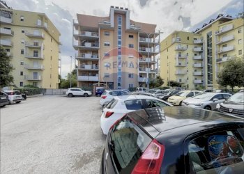 Edificio all\'aperto - Trilocale Via Guglielmo Polzinetti
 
3, Lanciano - foto 2