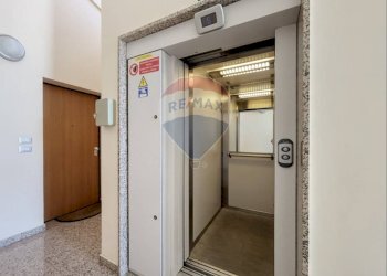 Ricezione / Lobby - Trilocale Via Guglielmo Polzinetti
 
3, Lanciano - foto 11