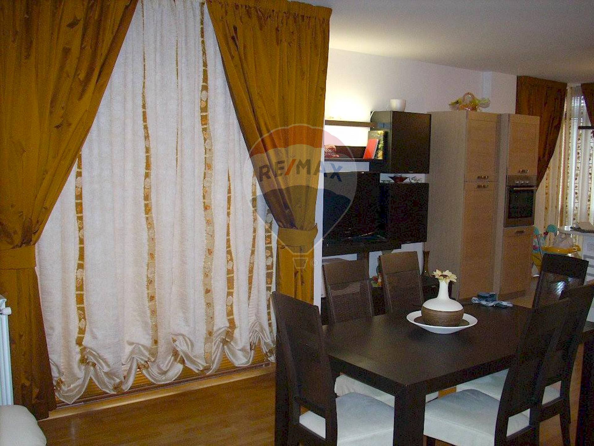 Sala da pranzo - Quadrilocale Viale Cappuccini
32/A, Lanciano - foto 3