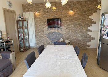 Sala da pranzo - Quadrilocale Via San Rocco
 
132, San Vito Chietino - foto 1