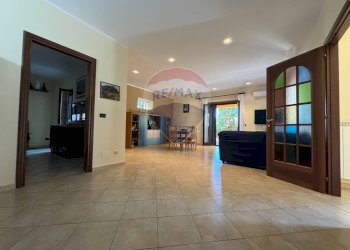 Soggiorno - Casa indipendente Contrada Madonna del Basilico
 
2, Villa Santa Maria - foto 7