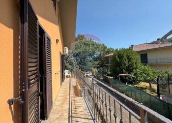 Balcone - Casa indipendente Contrada Madonna del Basilico
 
2, Villa Santa Maria - foto 28