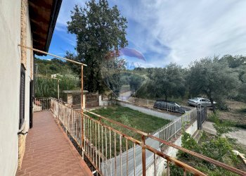 Balcone - Casa semi indipendente Contrada Sabbioni
 
snc, Lanciano - foto 28