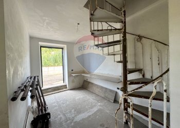 Scale - Casa semi indipendente Contrada Sabbioni
 
snc, Lanciano - foto 31