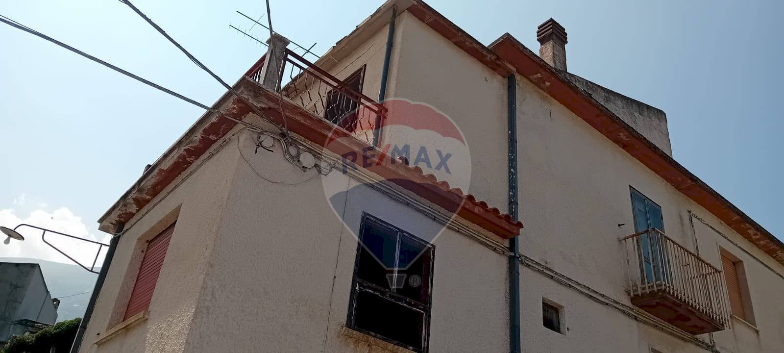 Edificio all\'aperto - Casa semi indipendente Frazione Gallo
 
34, Civitella Messer Raimondo - foto 1