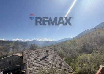 Vista delle montagne - Semi-detached house Frazione Gallo
 
34, Civitella Messer Raimondo - photo 39