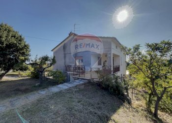 Casa all\'aperto - Casa indipendente Contrada Camicie
 
1, Lanciano - foto 52