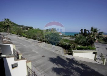 Edificio all\'aperto - Three-room apartment Via Adriatica Nord
 
75, San Vito Chietino - photo 8