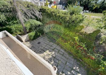 Giardino - Appartamento Via Gesi
 
9, Santa Maria Imbaro - foto 27