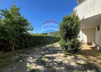 Giardino - Appartamento Via Gesi
 
9, Santa Maria Imbaro - foto 37