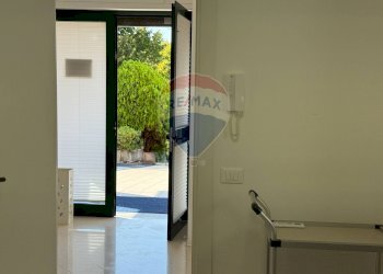 Stanza vuota - Locale Commerciale Piazza Eraldo Miscia
 
13, Lanciano - foto 4