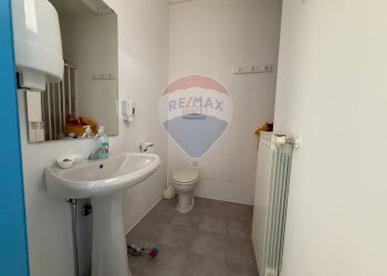 Bagno - Locale Commerciale Piazza Eraldo Miscia
 
13, Lanciano - foto 9