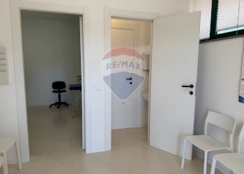 Hall / corridoio - Locale Commerciale Piazza Eraldo Miscia
 
13, Lanciano - foto 24