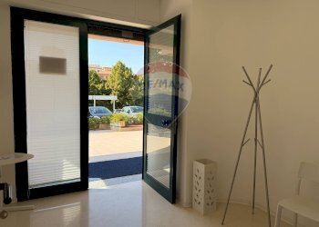 Stanza vuota - Locale Commerciale Piazza Eraldo Miscia
 
13, Lanciano - foto 25