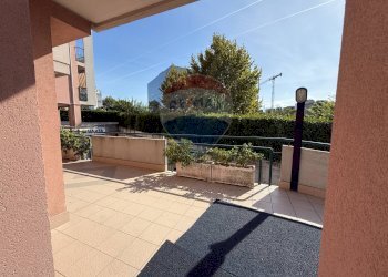 Terrazza - Locale Commerciale Piazza Eraldo Miscia
 
13, Lanciano - foto 27