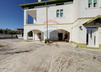 Casa all\'aperto - Casa semi indipendente Strada Provinciale per Rocca San Giovanni
 
81, Fossacesia - foto 11