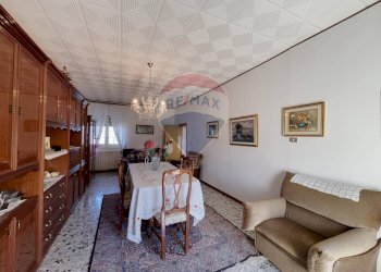 Sala da pranzo - Casa semi indipendente Strada Provinciale per Rocca San Giovanni
 
81, Fossacesia - foto 27