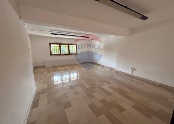 Stanza vuota - Locale Commerciale Via Mario Bianco
 
6, Lanciano - foto 11