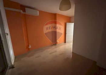 Stanza vuota - Locale Commerciale Via Mario Bianco
 
6, Lanciano - foto 16