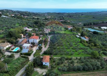 Vista delle montagne - Casa indipendente Via Casone
 
48, Fossacesia - foto 7