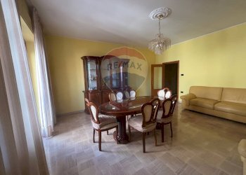 Sala da pranzo - Quadrilocale Viale Marconi
 
19, Lanciano - foto 9