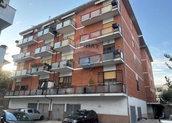 Edificio all\'aperto - Quadrilocale Viale Marconi
 
19, Lanciano - foto 1