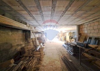 Non correlato - Magazzino Martiri Della Violenza
 
14, Vasto - foto 8