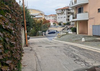 Edificio all\'aperto - Magazzino Martiri Della Violenza
 
14, Vasto - foto 15