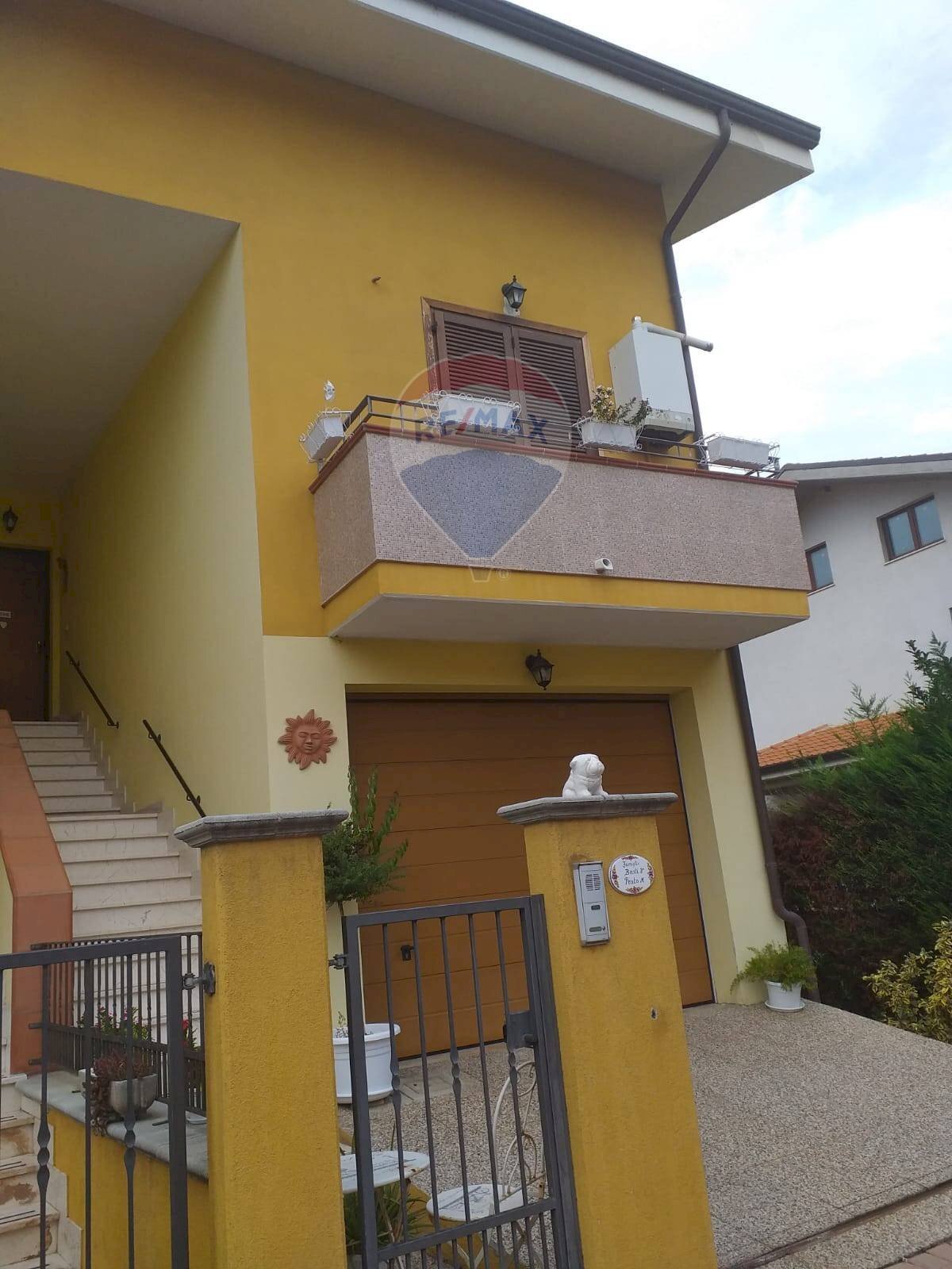 Casa all\'aperto - Villa a Schiera Via Antonella D'Aquino
 
51, Francavilla al Mare - foto 1